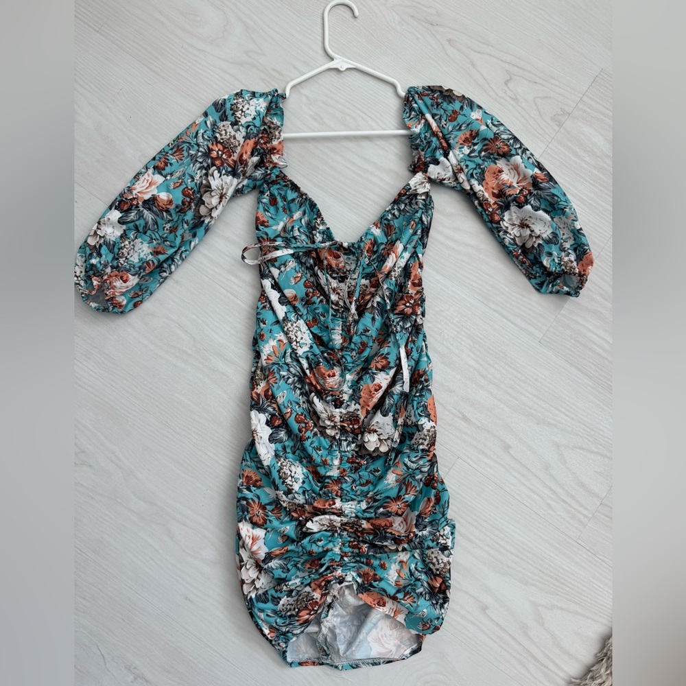 FLORAL MINI DRESS 🩵